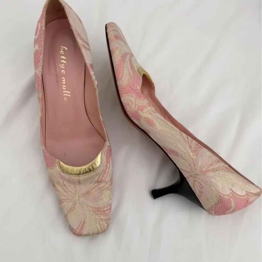 Vintage Bettye Muller Pink & Gold Brocade Kitten Heel Size 39- 8.5